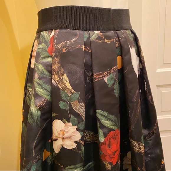 🎀SOLD🎀Alice + Olivia Tina Tropical Fauna Skirt - Picture 6 of 9